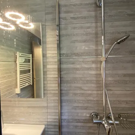 Le 103. 3 Chambres. Terrasse. Parking. Wifi. *