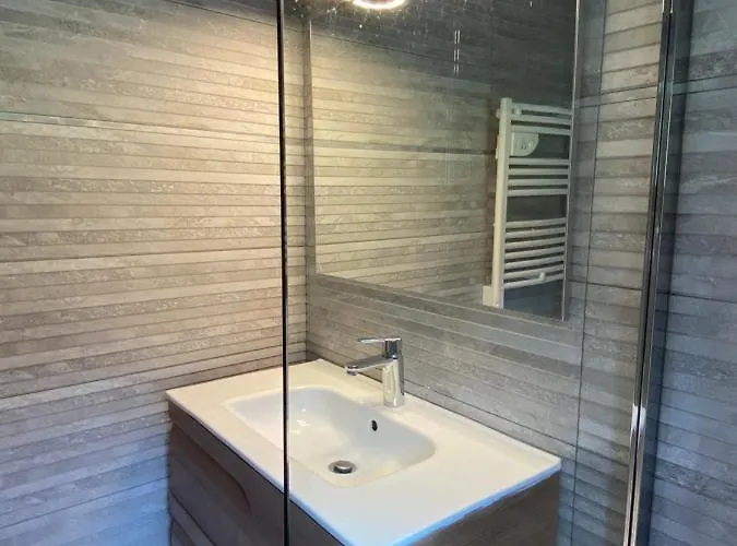 Le 103. 3 Chambres. Terrasse. Parking. Wifi. Cauterets