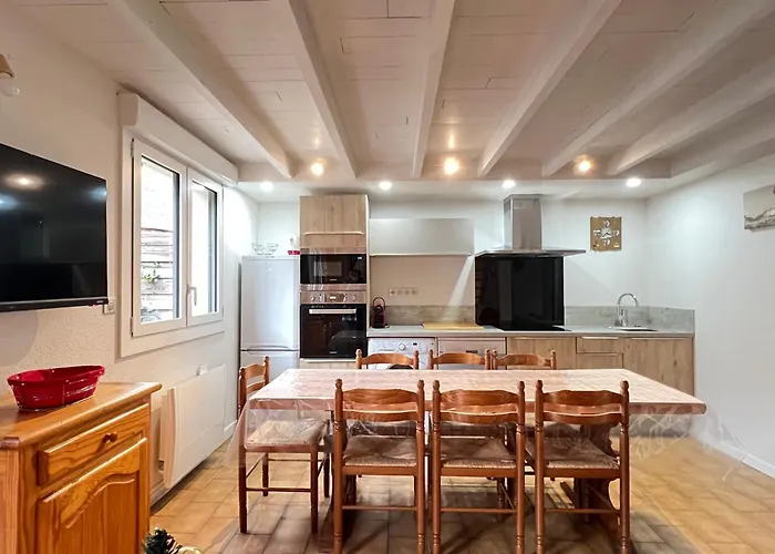 Le 103. 3 Chambres. Terrasse. Parking. Wifi. Lejlighed *